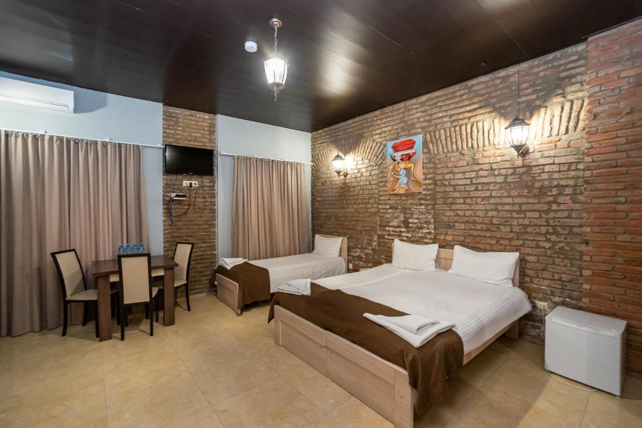 Tiflis Hotel Eksteriør bilde