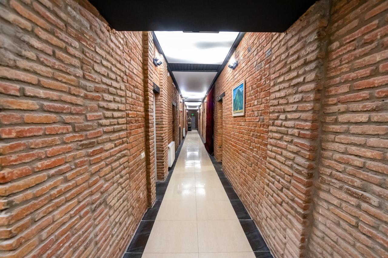 Tiflis Hotel Eksteriør bilde
