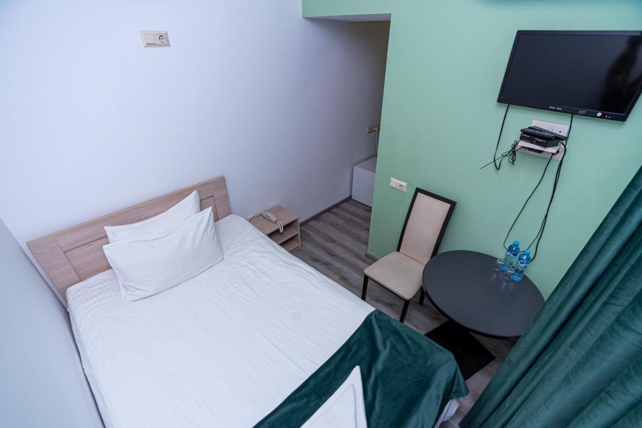 Tiflis Hotel Eksteriør bilde