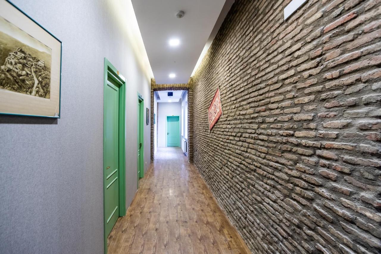 Tiflis Hotel Eksteriør bilde