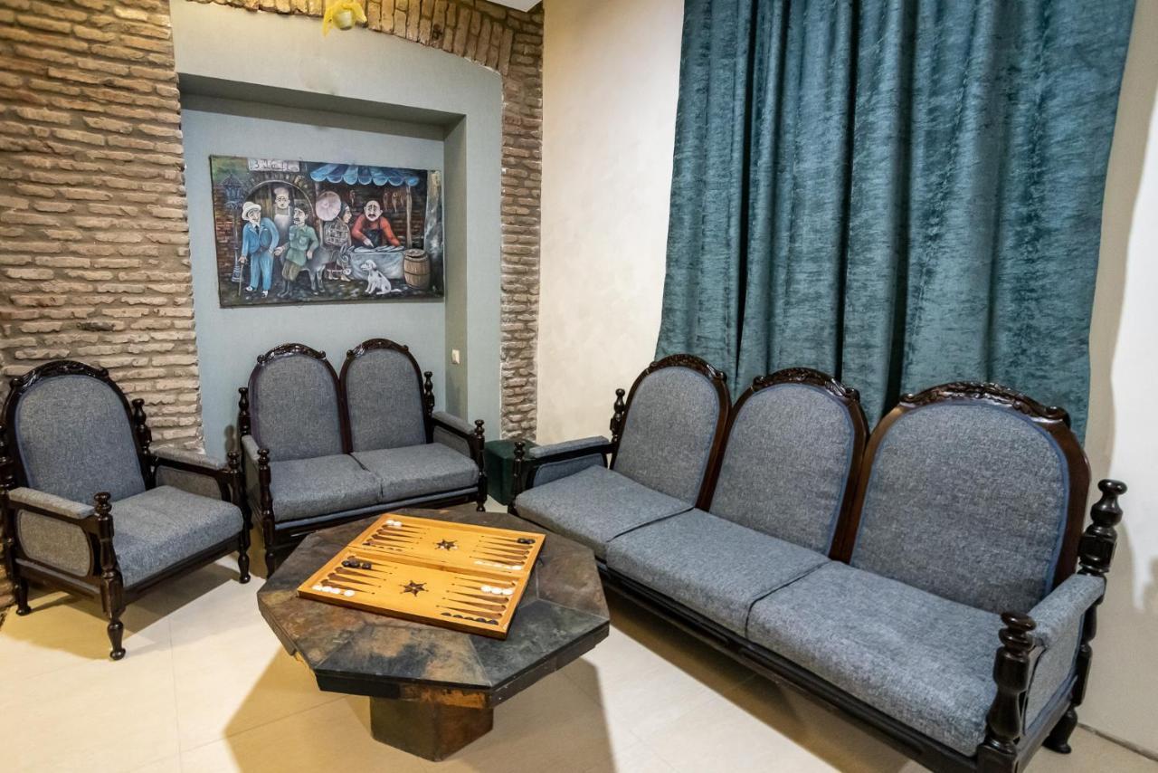 Tiflis Hotel Eksteriør bilde