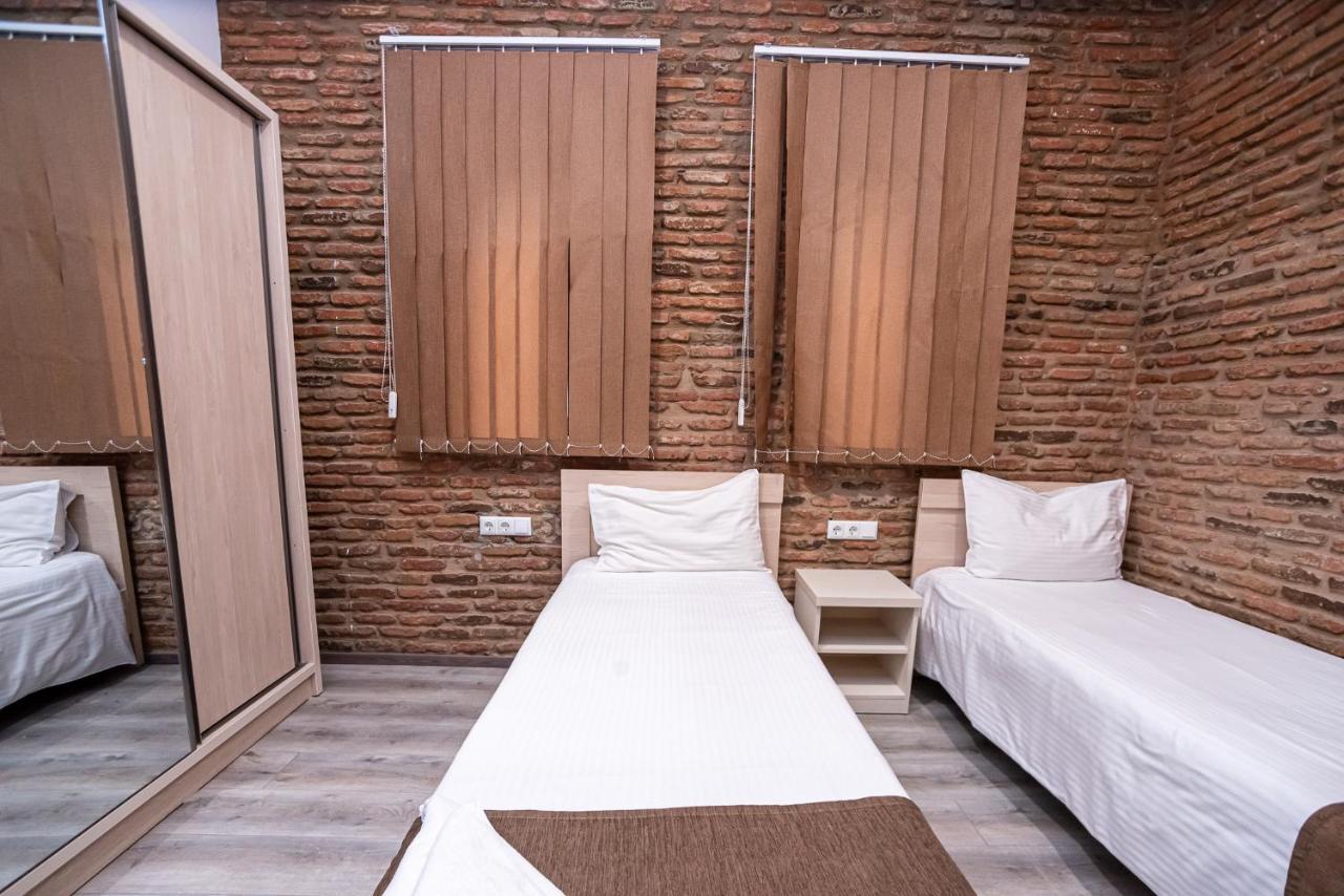 Tiflis Hotel Eksteriør bilde