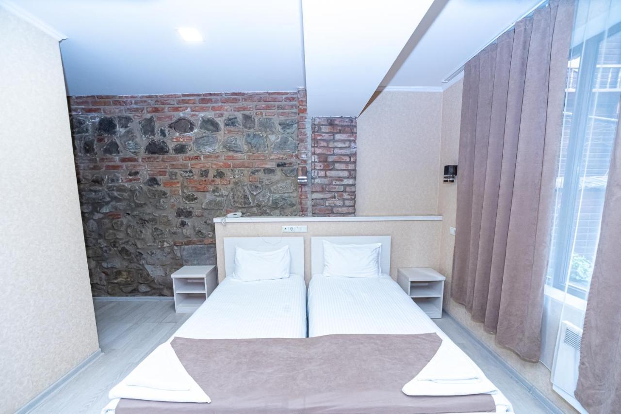 Tiflis Hotel Eksteriør bilde