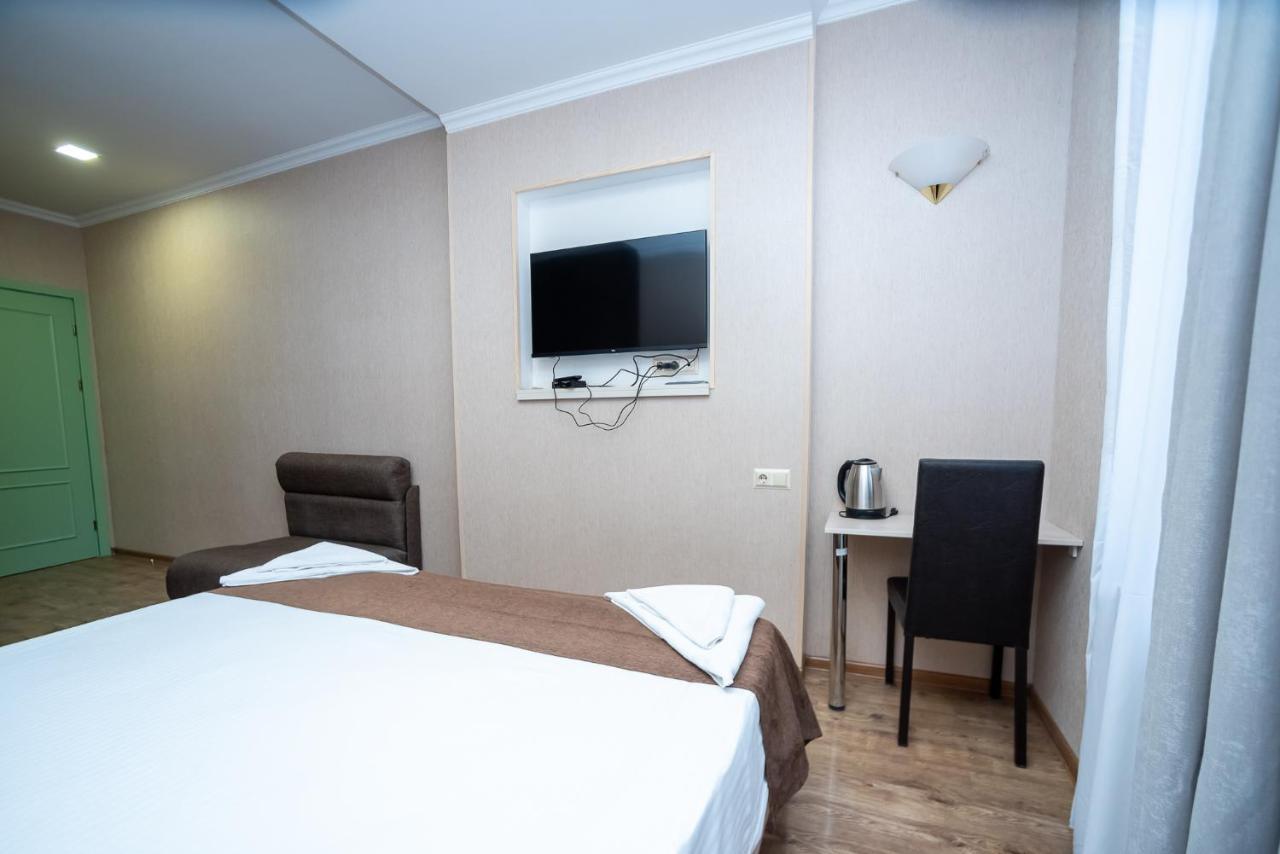Tiflis Hotel Eksteriør bilde