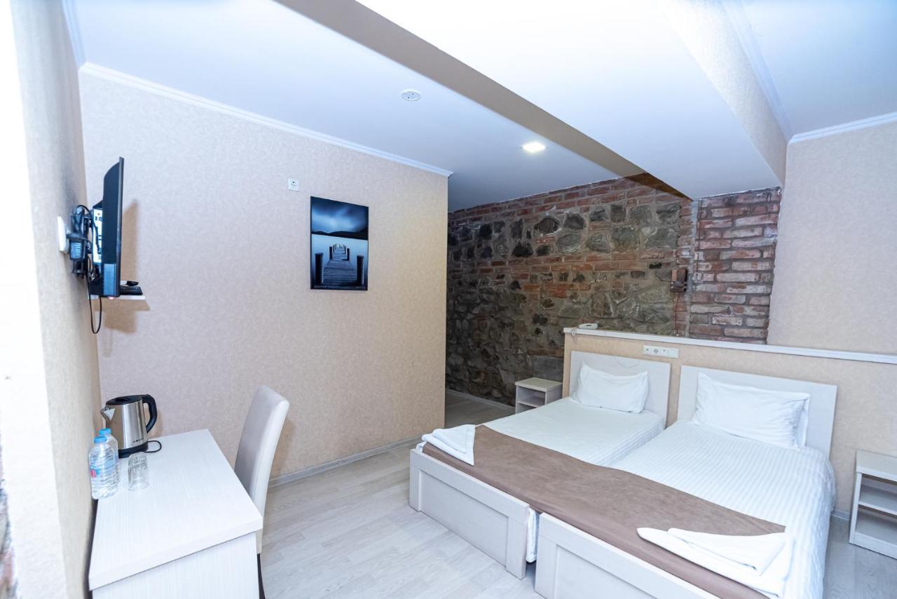 Tiflis Hotel Eksteriør bilde