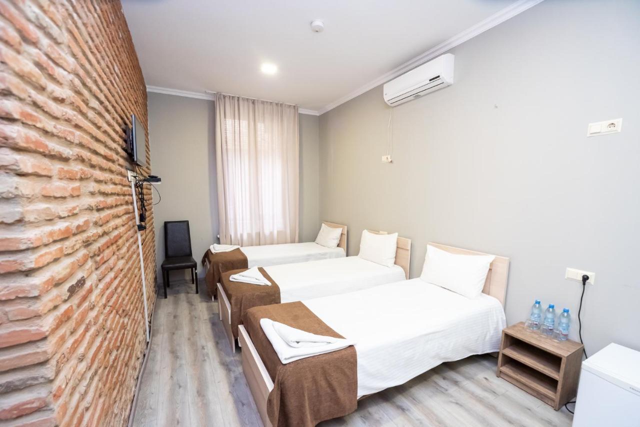 Tiflis Hotel Eksteriør bilde