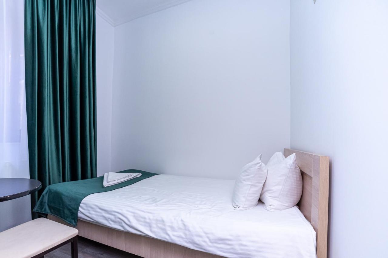 Tiflis Hotel Eksteriør bilde