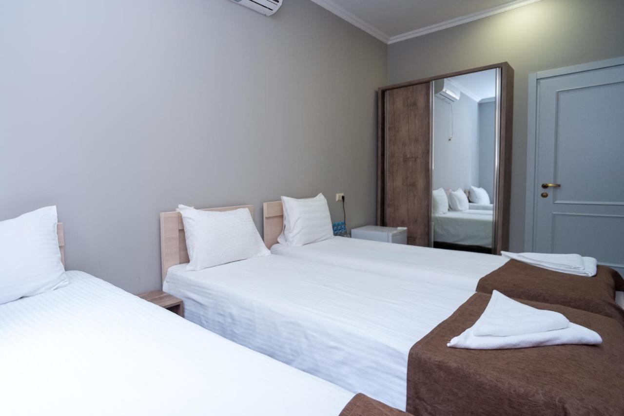 Tiflis Hotel Eksteriør bilde
