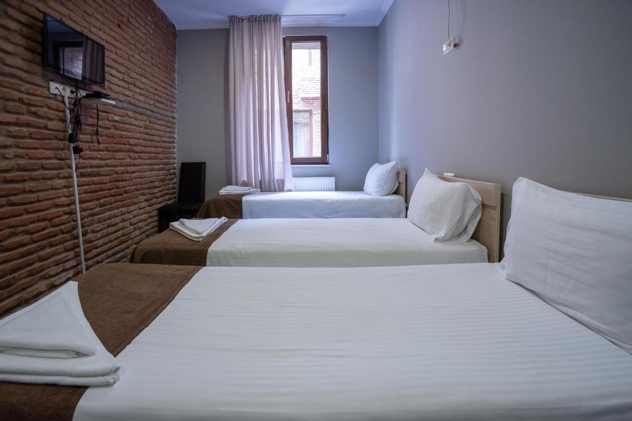 Tiflis Hotel Eksteriør bilde