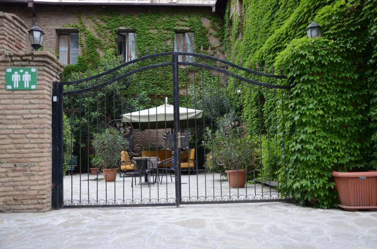Tiflis Hotel Eksteriør bilde