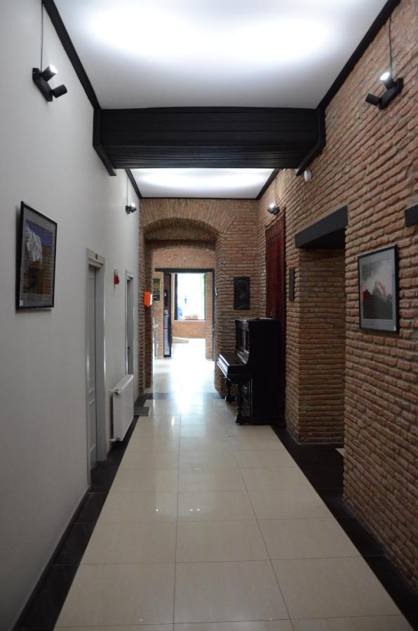 Tiflis Hotel Eksteriør bilde