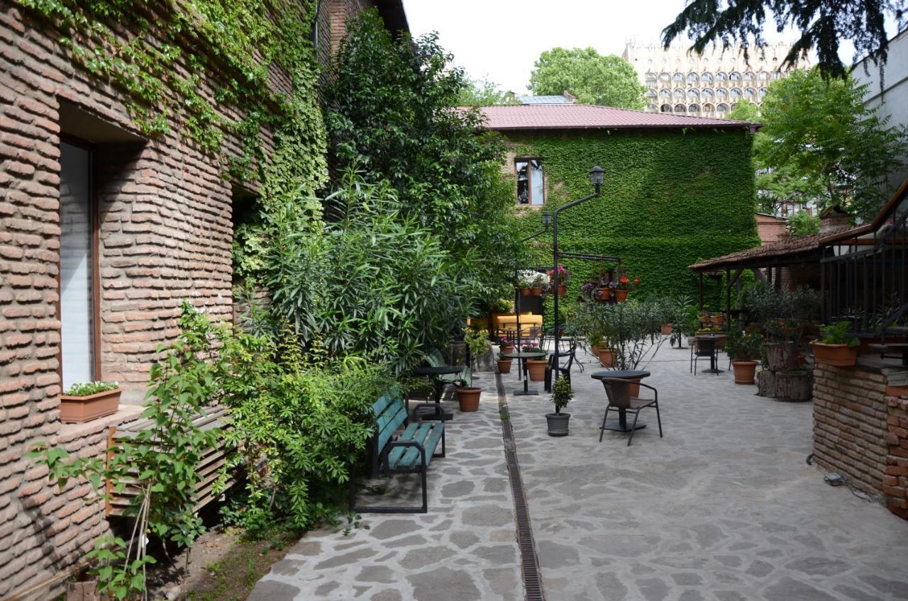 Tiflis Hotel Eksteriør bilde